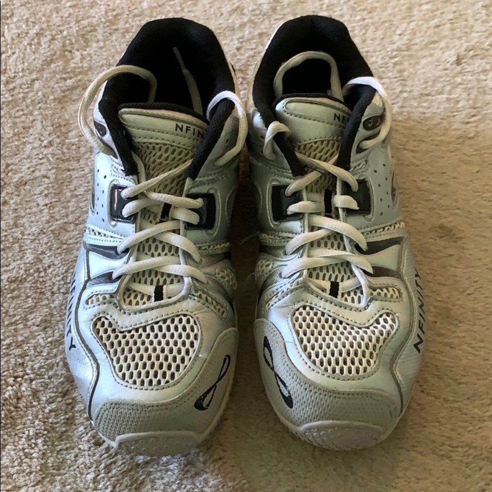 Volleyball shoes